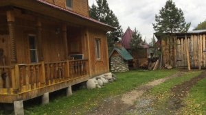 Усадьба и река Лебедь - чудо Алтая.