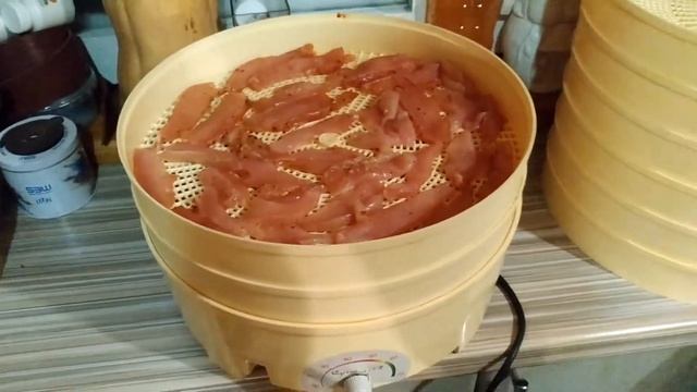 Готовлю мясные чипсы (джерки) смотреть онлайн