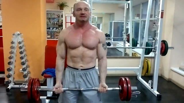 Бицепс с EZ штангой