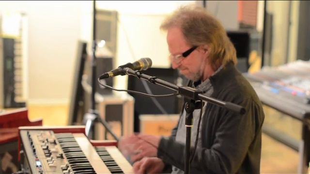 New organ from Clavia - C2D - Percussion Organ sound смотреть онлайн