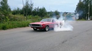 Dodge Challenger 1970 burnout