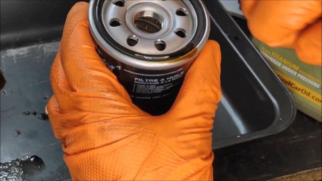 Cambio de aceite y filtros de un Chevrolet Aveo 1.2 gasolina 84cv 16 válvulas del 2009 смотреть онлайн