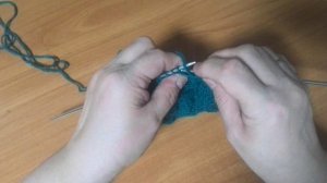 Красивый узор спицами для плечевых изделий