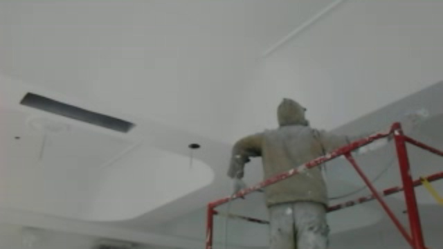 Покраска потолка безвоздушным распылителем GRACO Ultra Max-2. смотреть онлайн