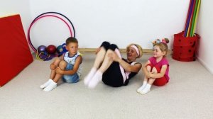 Учимся делать кувырок вместе с Рейнбоу Деш и Ниндзяго.  Гимнастика 5-6 лет.