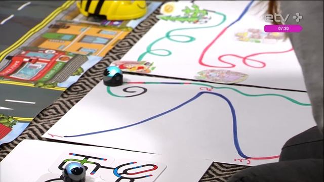 Роботы Bee-Bot и Ozobot помогают воспитанникам детских садов развивать мышление и учить эстонский смотреть онлайн