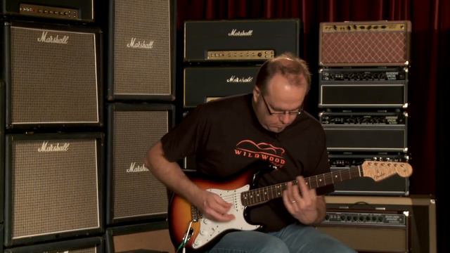 Fender Custom Shop 1960 Stratocaster NOS • SN: R52857 смотреть онлайн