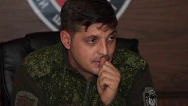 Гиви донбасс фото в молодости. Гиви донбасс. Узнаешь узнаешь я гиви мальчики гиви. Гиви брат. Я гиви мальчики.