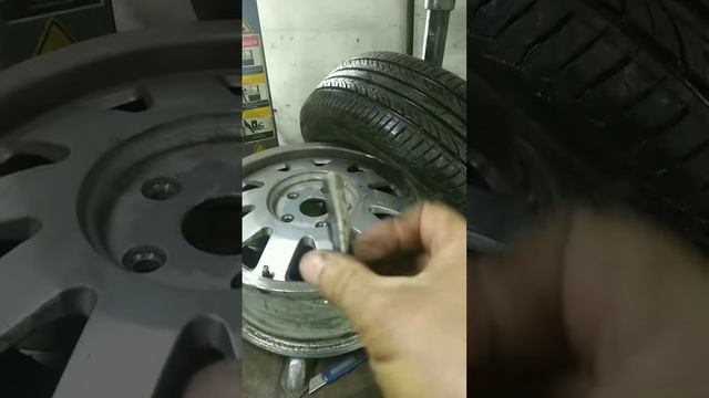 Лайфхак при поломке датчика давления шины.. смотреть онлайн