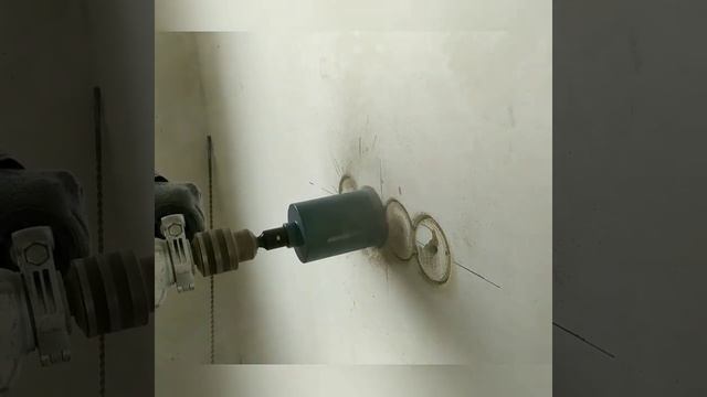 СВЕРЛИМ ПОДРОЗЕТНИКИ В БЕТОНЕ. ДРЕЛЬ ИНТЕРСКОЛ смотреть онлайн