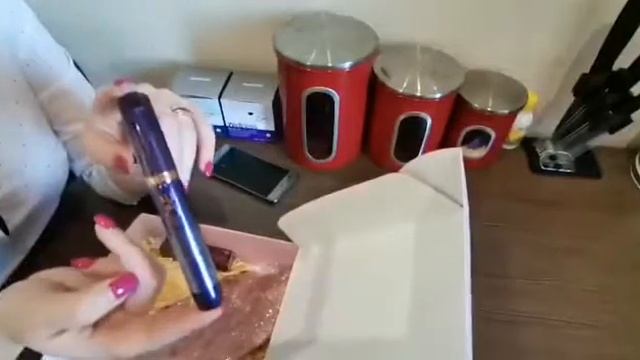 Распаковка Бьюти-бокса от блогера @nikkoko8 Орифлэйм? смотреть онлайн