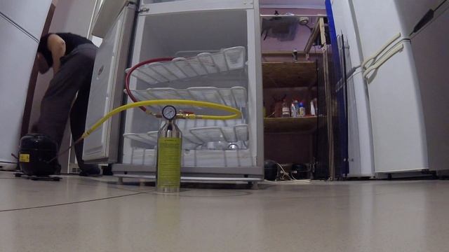 Как отремонтировать холодильник Атлант 2-компрессорный | – смотреть ...