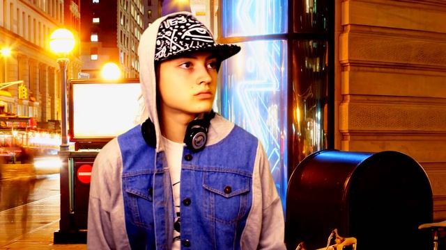 ЛАЙФХАКИ КАК ВЫЖИТЬ ПРИВИДЕНИЮ СРЕДИ ЛЮДЕЙ смотреть онлайн