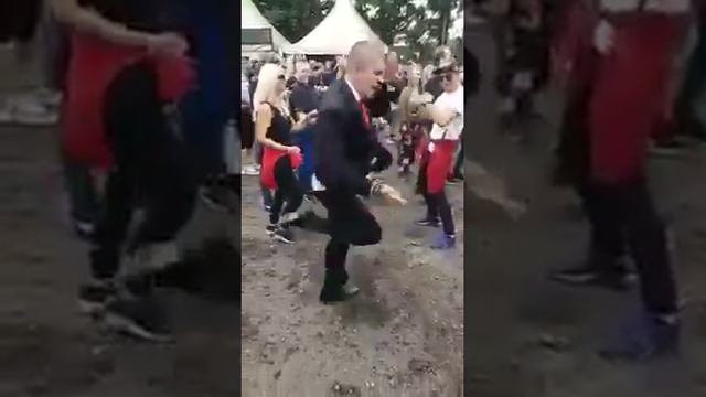 Танцуй пока молодой!