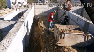 Монтаж стен из  фундаментных блоков