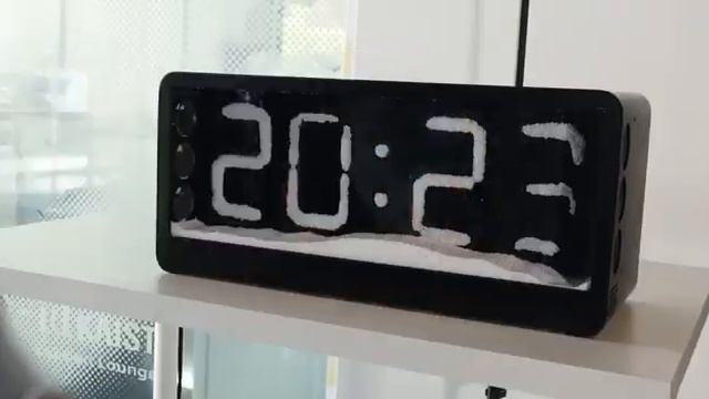 И снова необычное из Кореи — часы со «снежной бурей» смотреть онлайн