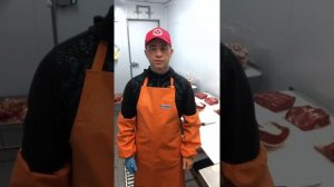 1. Разделка говядины на отрубы. Лопатка, грудина и передняя нога.