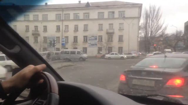 По Махачкале на броневике смотреть онлайн