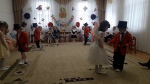 Средняя группа. Танец божьих коровок и бабочек. 2018г.