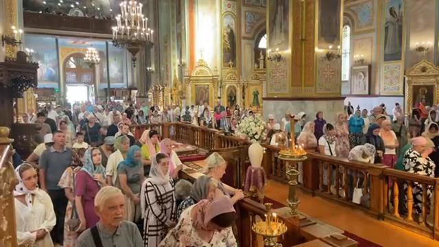 Божественная литургия Свято-Успенском кафедральном соборе ￼ смотреть онлайн