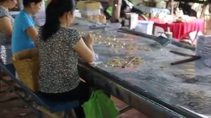 Как упаковывают конфеты во Вьетнаме фабрика конфет