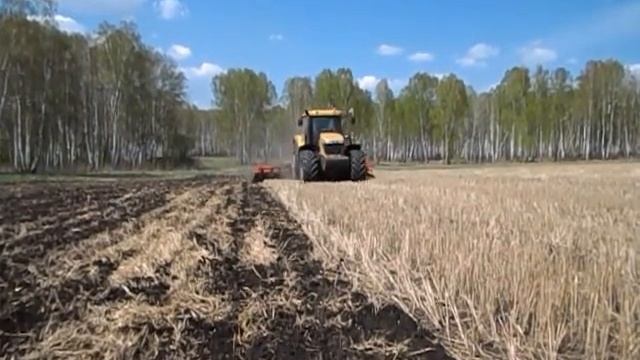 Вспашка зяби.