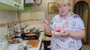 Вкусная куриная печёнка с яблоками. Суп с фрикадельками. Гречка на гарнир.