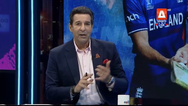"He's a complete bowler" legendary pacer #WasimAkram terms #JaspritBumrah "best in the world".