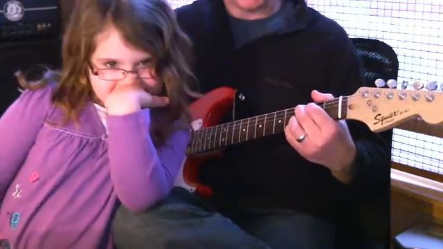 Squier Mini Strat Modified - theCult смотреть онлайн