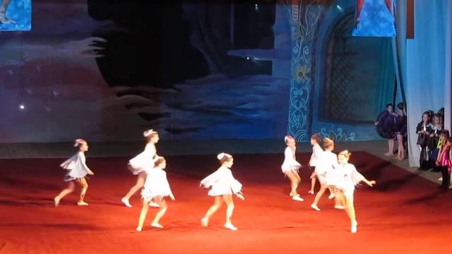 Танец "Журавли" - танцклуб "Веселка" (6 место)