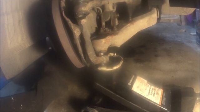 Ивеко Дейли 3. Ремонт передней подвески. Поперечная рессора. смотреть онлайн