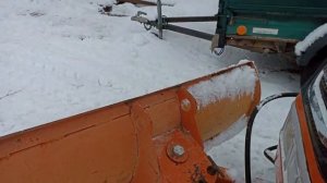 Минитрактор Зимой чистим мокрый снег