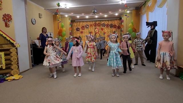 Танец "Моем-моем" (старшая группа) МАДОУ г. Мурманска №19 смотреть онлайн