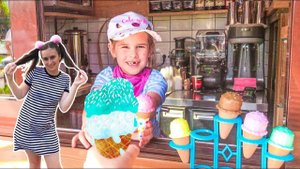 Алина делает вкусное мороженое! Kids Playing Magic Ice Cream Shop