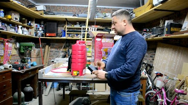Электрический опрыскиватель Умница модель ОЭЛ 12 5Л