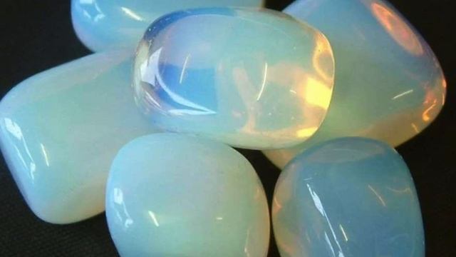 ЛУННЫЙ КАМЕНЬ смотреть онлайн