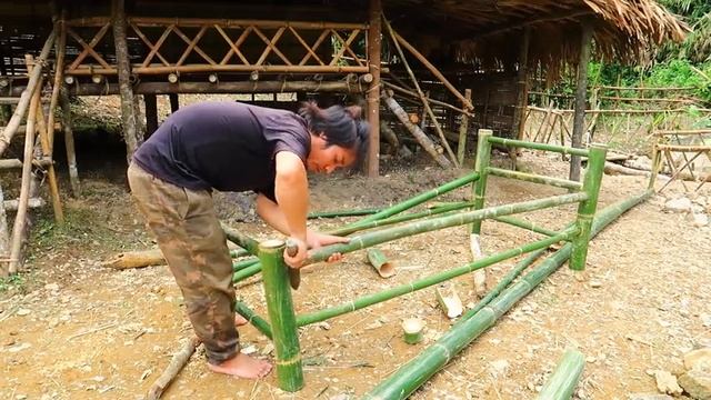How to Make Bamboo Beds & Fish Traps: Survival Alone In The Rainforest | EP.76 смотреть онлайн