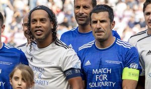 Рональдиньо и Фигу (Ronaldinho and Luis Figo)