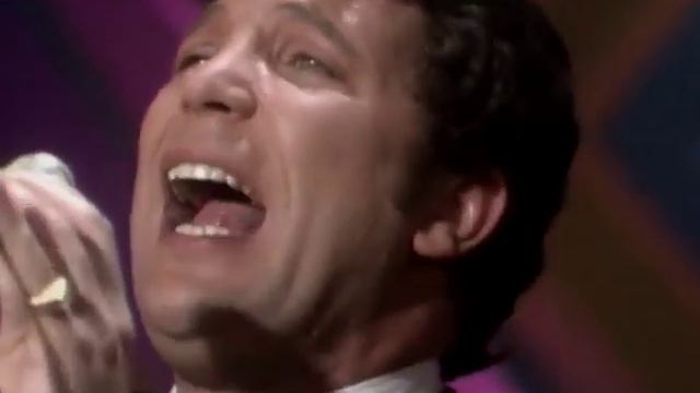 Дочь родилась у шарманщика доброго Карла! Tom Jones Delilah on The Ed Sullivan Show смотреть онлайн