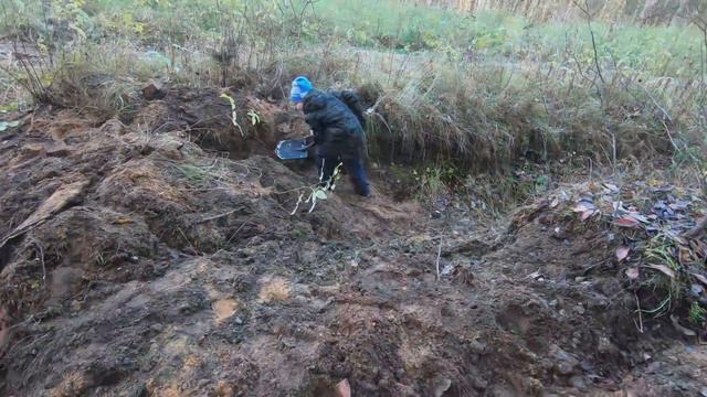 Откопали советского солдата с немецким карабином k98 Dug out a Soviet sniper with a Ger k98 carbine смотреть онлайн