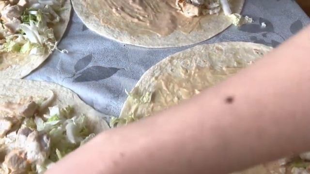 Приготовила 100000штук шаурмы Шаурма Шаверма Донер Классическая шаурма Рецепт Куриная шаурма Вкусна