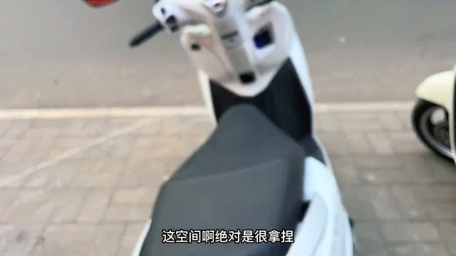 本田高端小踏板，lead125的钥匙系统和朋友们分享下 смотреть онлайн