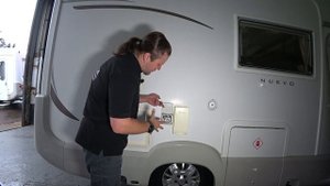 Кабель и розетка подключения автодома к сети 220 В. Электричество 220 В. Habitation service