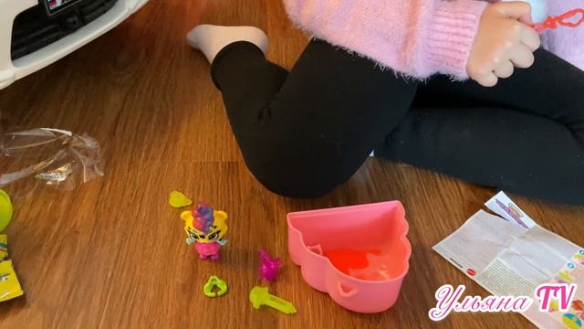 Распаковка подарка, Дед Мороз в детском саду подарил подарок?? смотреть онлайн