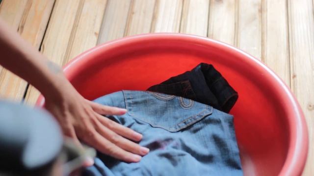 Как легко отстирать ягоду с одежды (самый действенный способ) смотреть онлайн