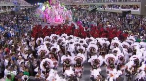 Rio carnival 2012 | "Mangueira" parade - Clip