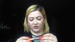 Блески и жидкие глянцевые помады для губ