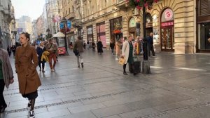 1 ноября 2022 г. Сербия. Белград. Пешеходная улица Князя Михаила ( улица Кнеза Михаила)