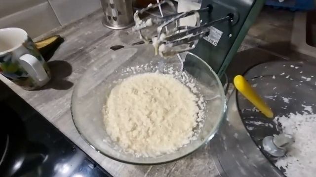 Кокосовое печенье. Натуральное печенье из кокоса и овсянки. Кокосянки. Кексы из кокоса.