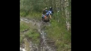 Им дороги не нужны. Мотороллеры муравей с мощными 4т моторами и внедорожными колесами.